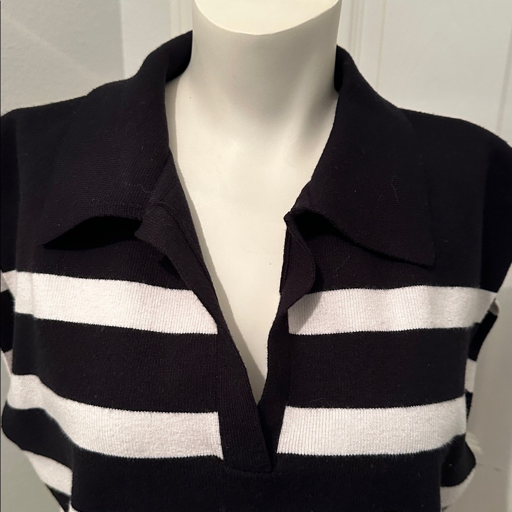 English factory women’s black and white stripe sleeveless sweater size medium - Picture 3 of 9